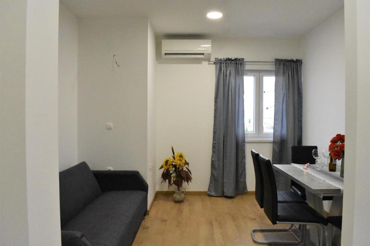 Apartmani Skorpion Kastela Exterior photo
