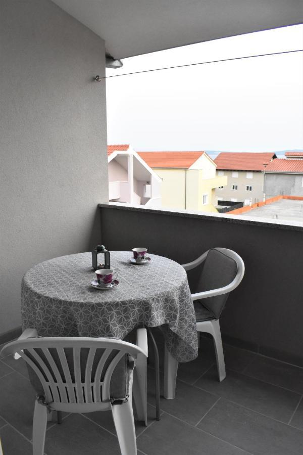 Apartmani Skorpion Kastela Exterior photo