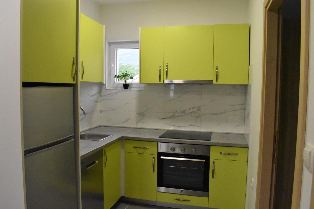 Apartmani Skorpion Kastela Exterior photo